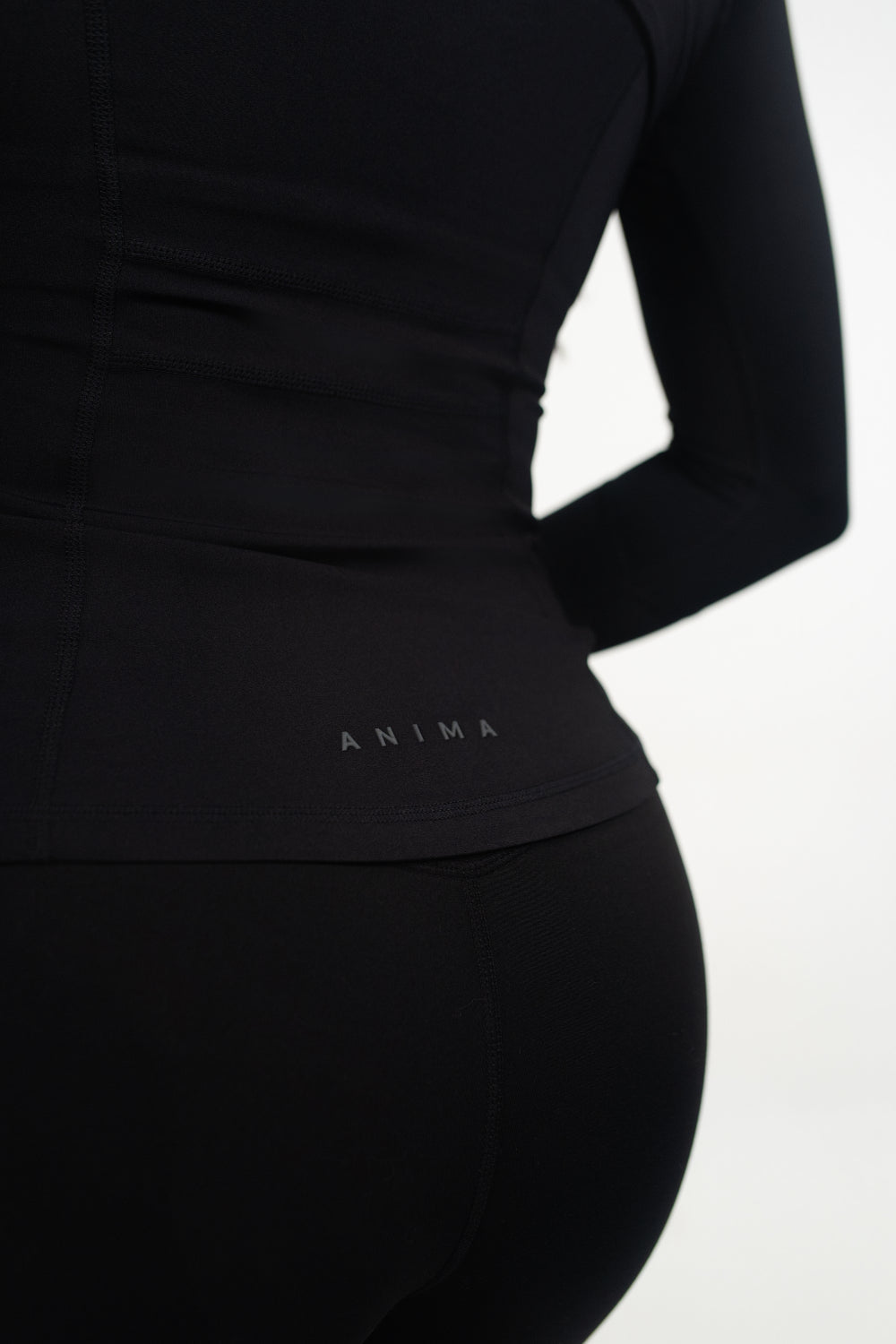 Chaqueta Halo Negra ANIMA - detalle espalda