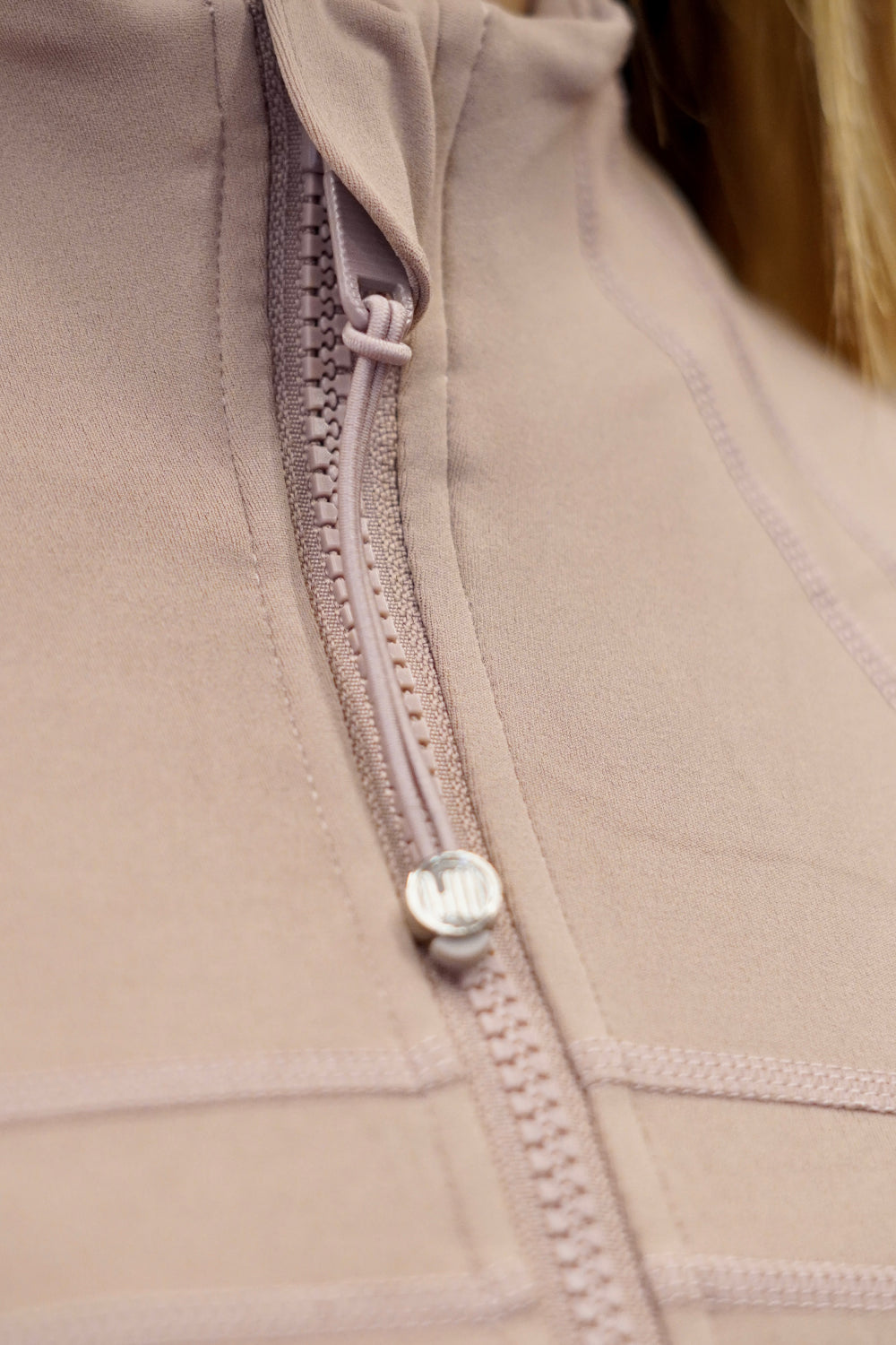 Chaqueta Halo Palo Rosa ANIMA - detalle puños