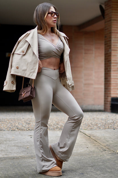 Set Core - Beige (Top + Pantalón)