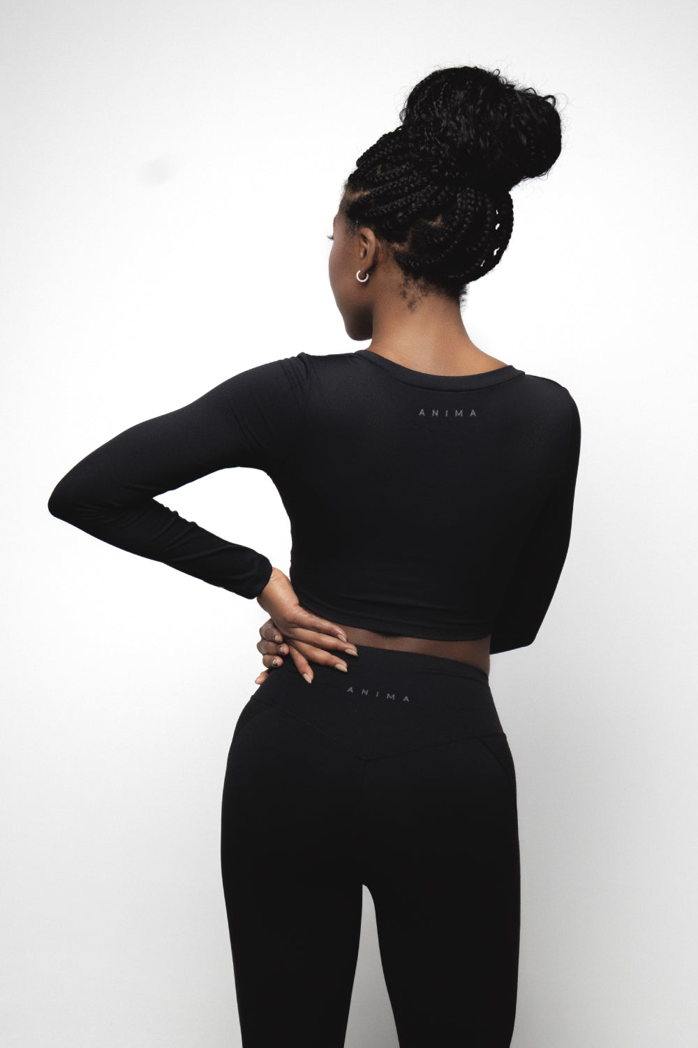Top Core Negro ANIMA - look completo frente