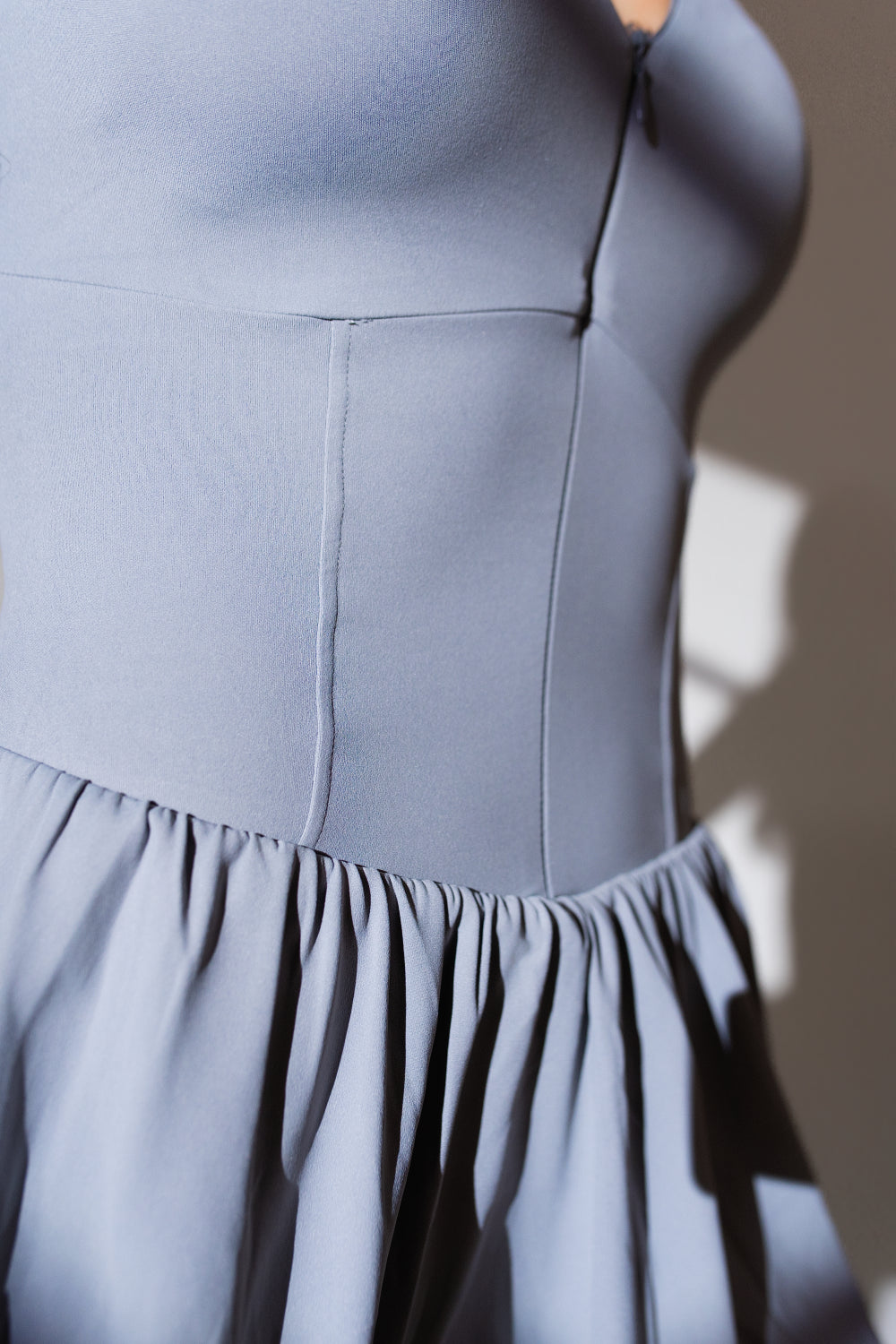 Vestido Rally Gris ANIMA - look completo lateral